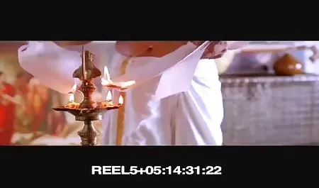 او می دانست شرکتی از عاشقان را برای برقراری رابطه جنسی انتخاب می کند و او را از عکس متحرک حشری کننده بین همه سوراخ ها پاره می کند و او را با موهای ضخیم تغذیه می کند