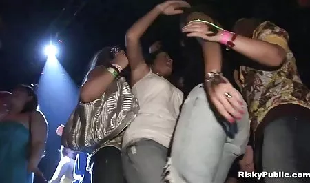 ماساژ سبزه سکسی با عکس حشری و سکسی مشتری شرم آور