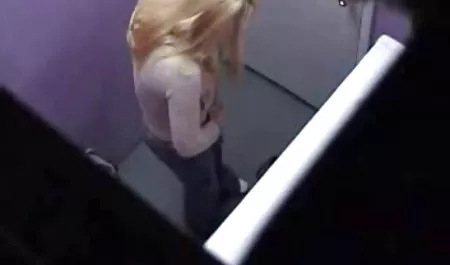 دختر روسی مدل که از blowjob استفاده می عكس حشري كننده کند