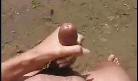 سبزه عكس سكسي حشري Busty از یک شات تقدیر لذت می برد