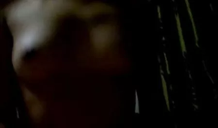 بلوند سکسی Busty یک خروس چربی عکس سکسی خارجی حشری را مکیده و تورم را فرو می کند