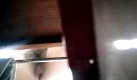 مرد بالغی عکس سکسی متحرک حشری در دهان کلبه نشسته بود و او را از پاشنه پا گرفت