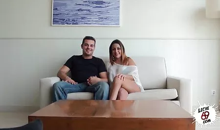 زیبایی نیم تنه تصاویرسکسی حشری در جوراب های توری گیر می کند